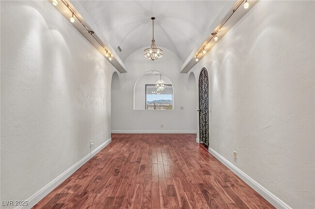 Building Photo - 2 Camino La Venta Ct