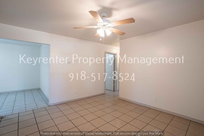 Building Photo - 3 Bed | 1.5 Bath in Collinsville!