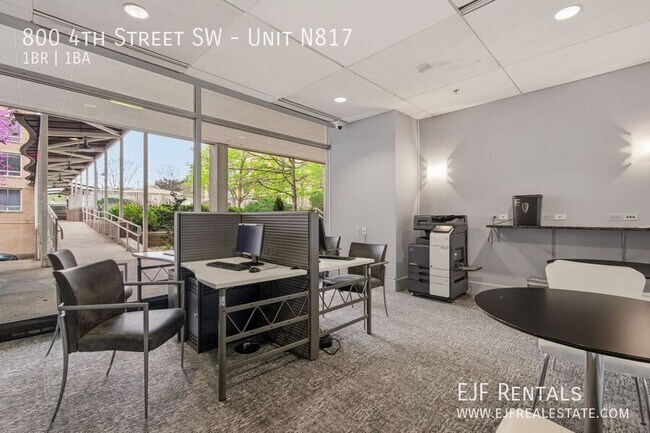 Building Photo - 800 4th St SW