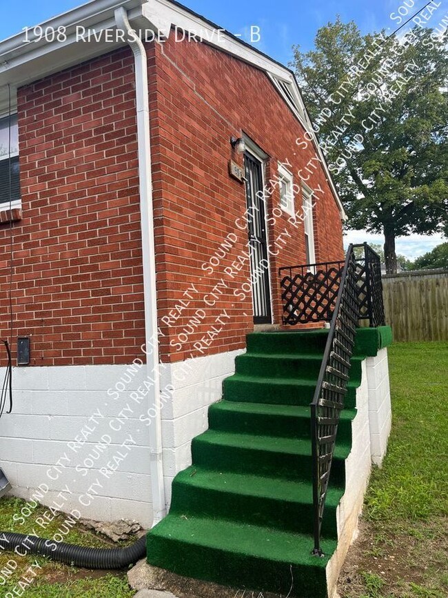 Building Photo - INGLEWOOD EAST NASHVILLE Duplex 2/1 bath 9...