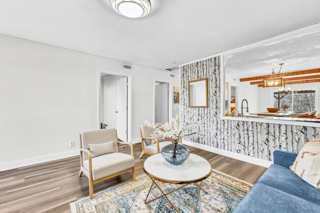 Building Photo - 398 Frontier Ln