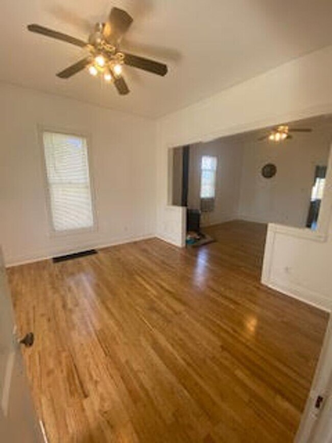Building Photo - 1405 Garfield Ave