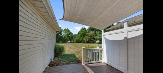 Building Photo - 462 Crosswinds Dr