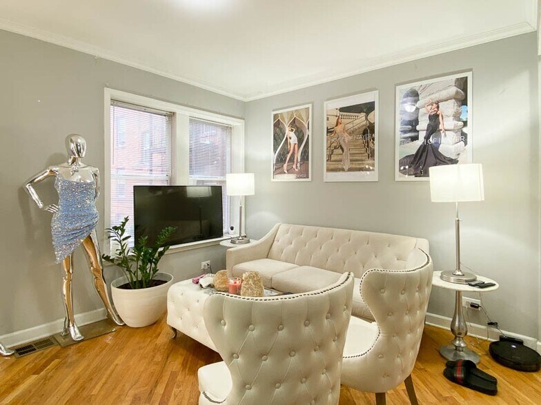 Building Photo - 1619 W Wallen Ave