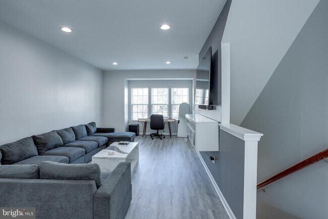 Building Photo - 14 Tylers Ct