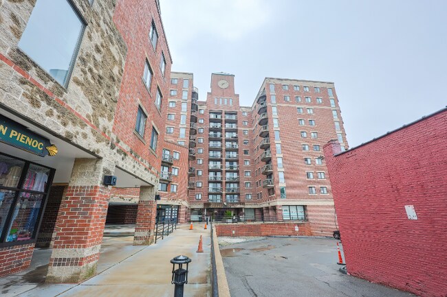 Building Photo - 15 N Beacon St