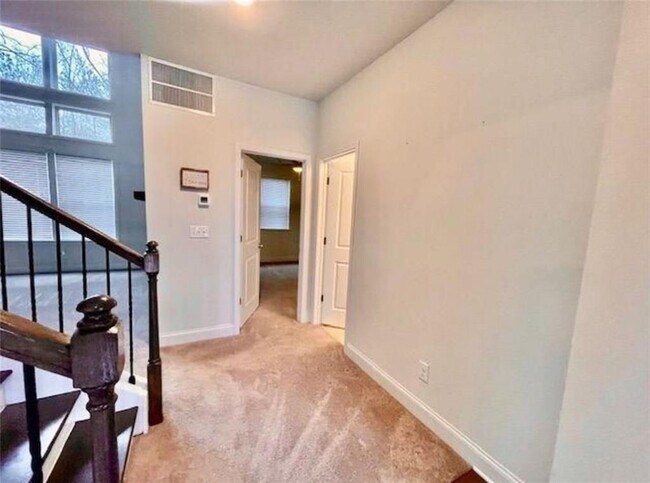 Building Photo - 181 Charolais Dr