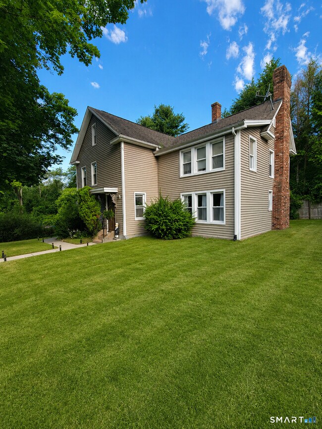 Building Photo - 561 Hopewell Rd