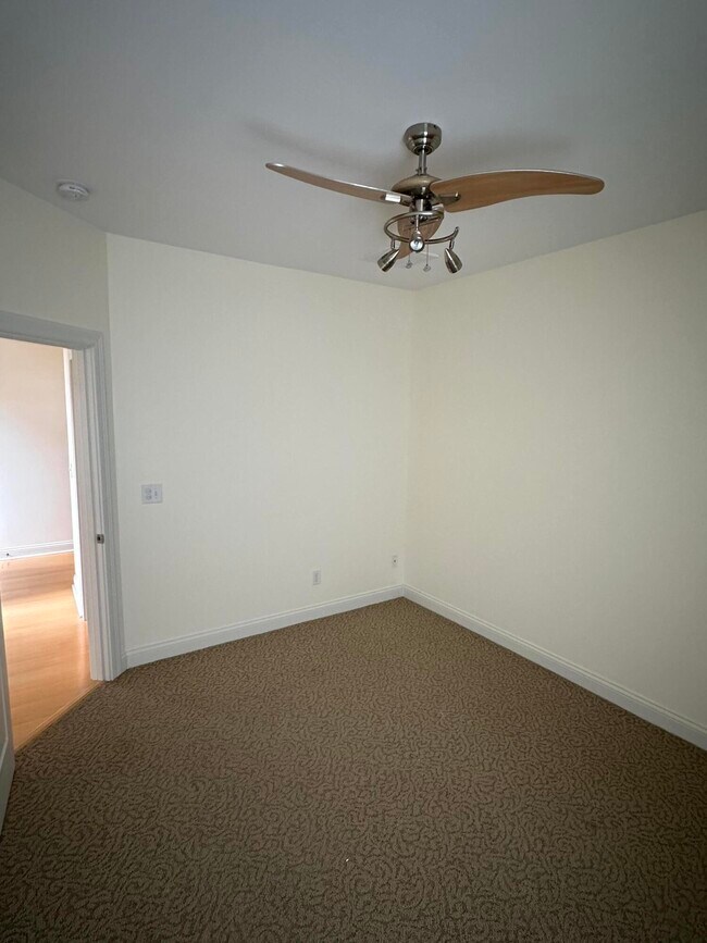 Building Photo - 106 Wisteria Ln