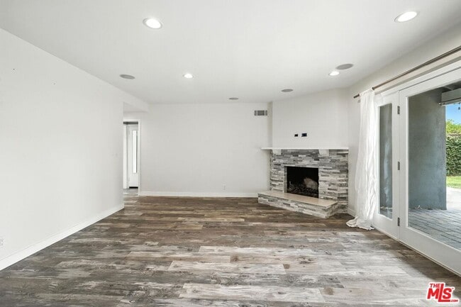 Building Photo - 6137 Laurelgrove Ave