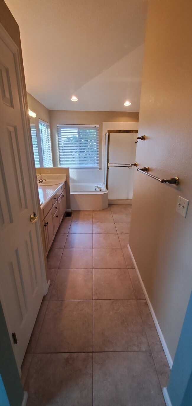 Building Photo - 19083 E Oak Creek Way