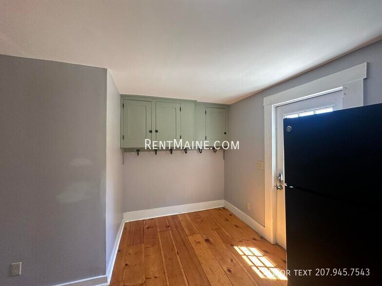 Building Photo - 91 Castine Rd