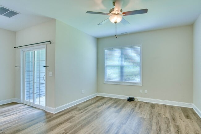 Building Photo - 329 S Stingray Ln