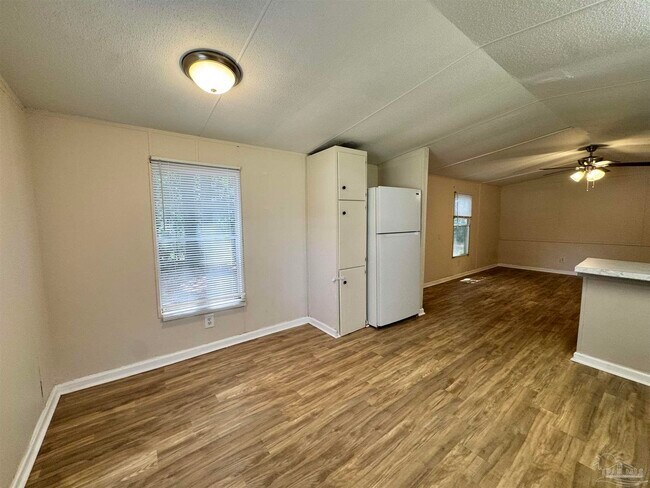 Building Photo - 3992 McCutchin Dr