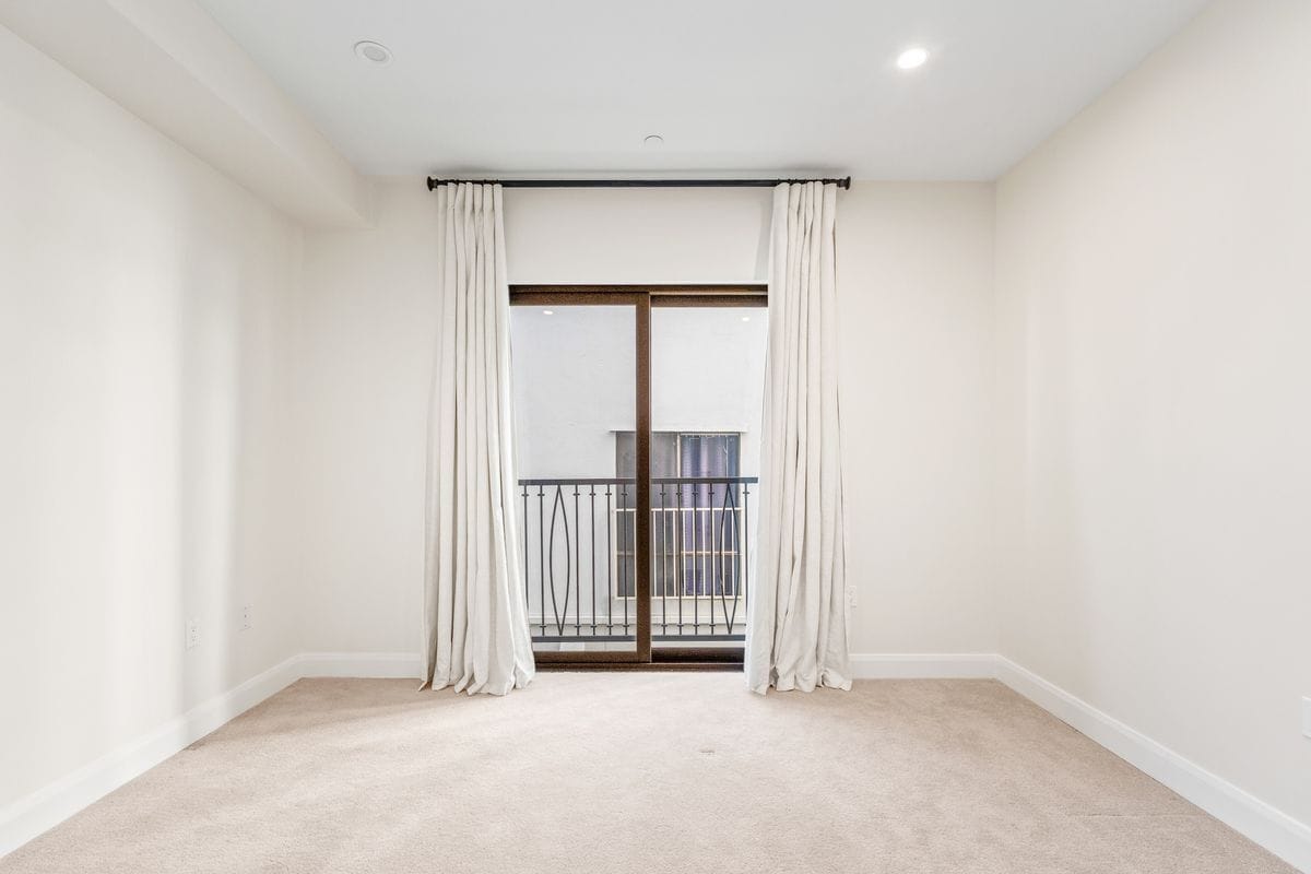 Building Photo - 10674 Ashton Ave