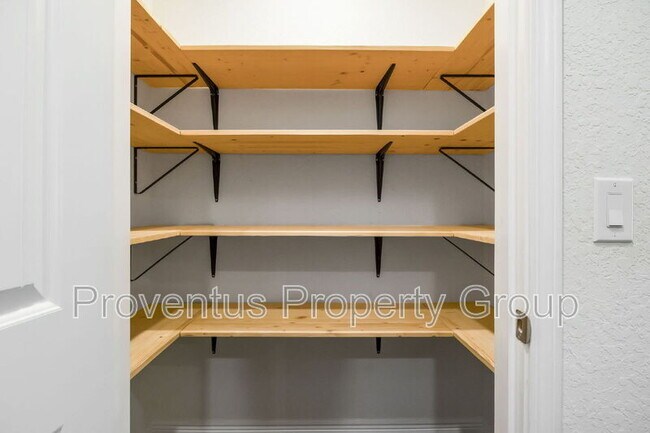 Building Photo - 2419 Privet Berry Dr