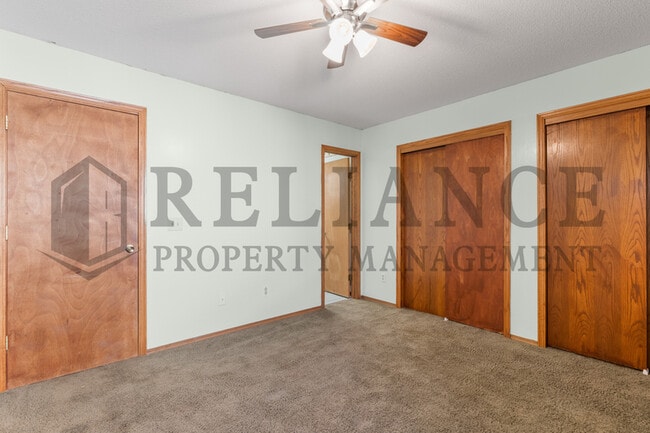 Building Photo - 2126 N Pine Grove St