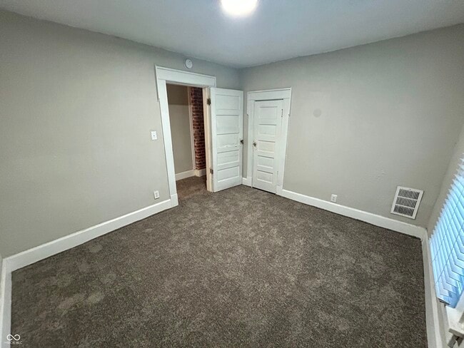 Building Photo - 1134 Lasalle St