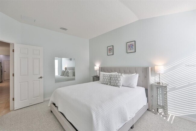 Building Photo - 823 Seminole Sky Dr