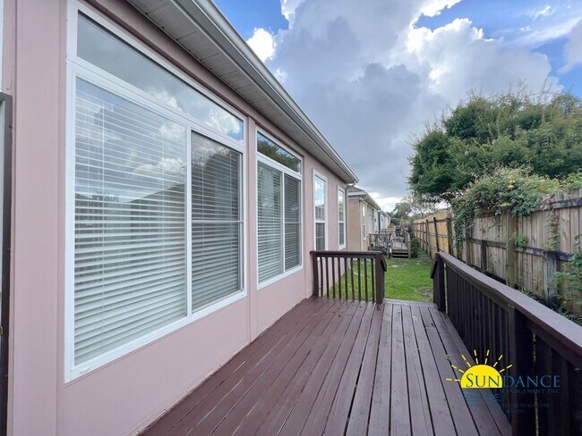 Building Photo - Spacious 3-Bedroom Home with Florida Room in the Heart of Fort Walton Beach!