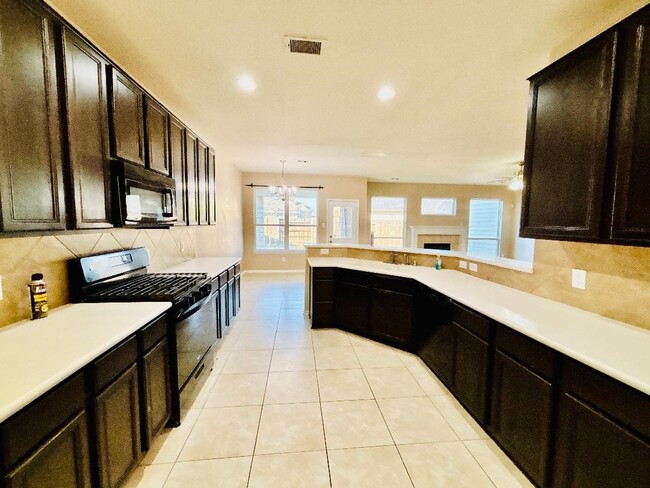 Building Photo - 9947 Valance Way