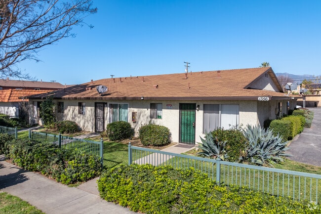 Building Photo - 1356 W Stoneridge Ct