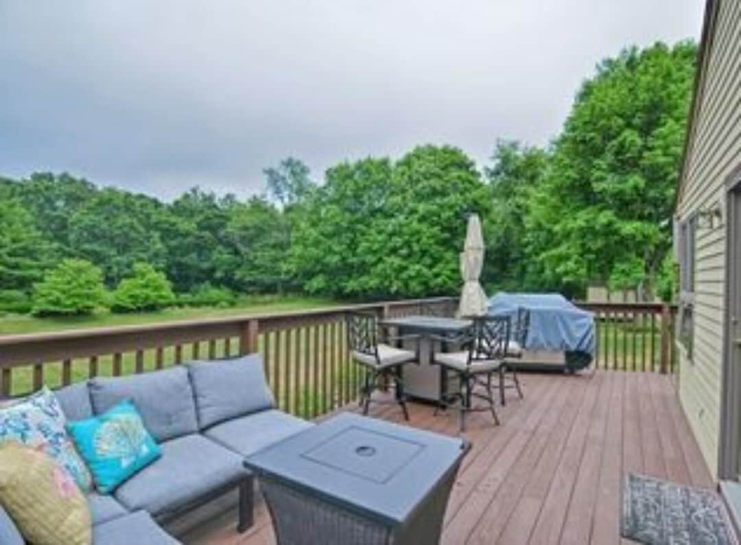 Building Photo - 393 Kelley Blvd