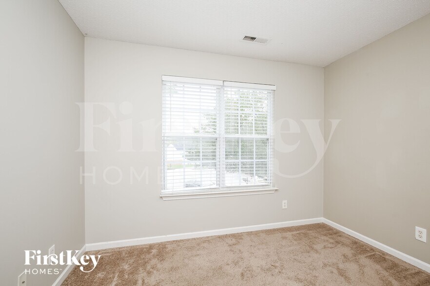 Building Photo - 4708 Mallard Creek Dr