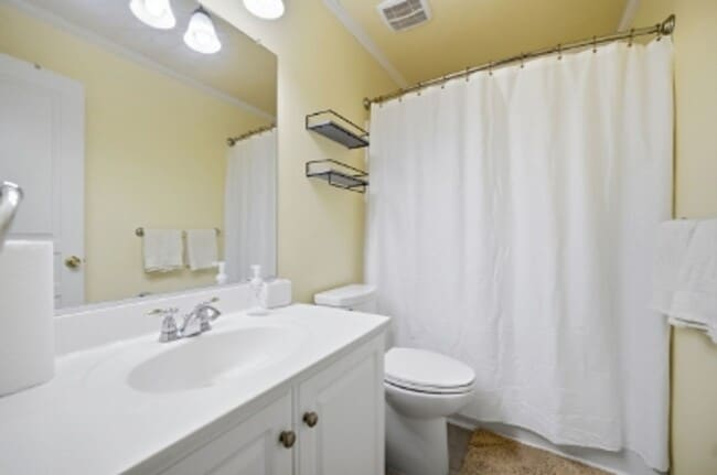 Building Photo - 1005 Bay Breeze Dr