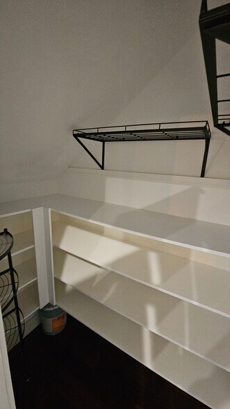 Kitchen pantry - 3404 Rogers St