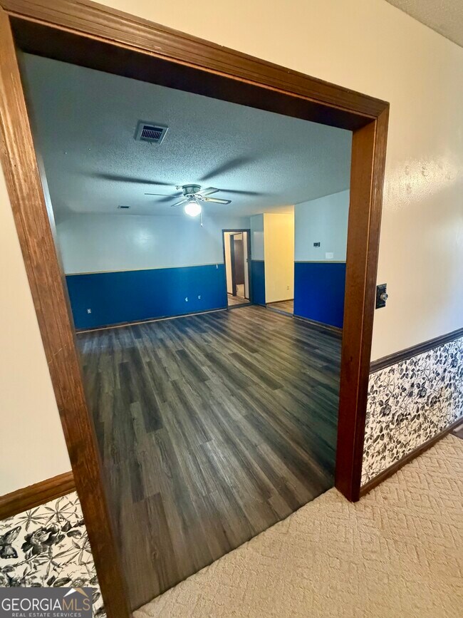 Building Photo - 131 Foxwood Cir