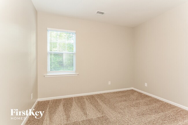 Building Photo - 10124 Garman Hill Dr