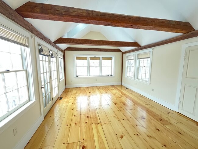 Building Photo - 410 Cider Hill Rd