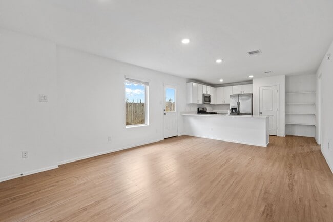 Building Photo - 18950 Panzini Dr