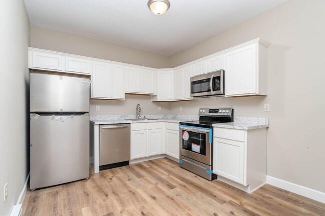 Primary Photo - 62 Breckenridge St