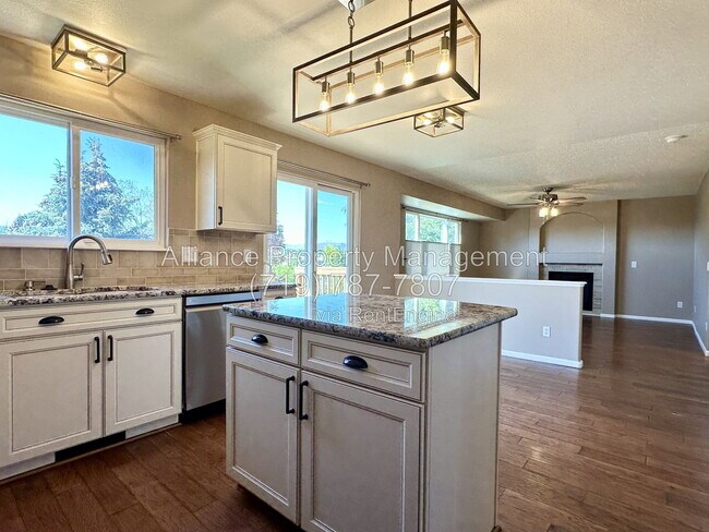 Building Photo - 965 Piros Dr