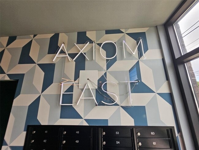 Building Photo - 2220 Webberville Rd