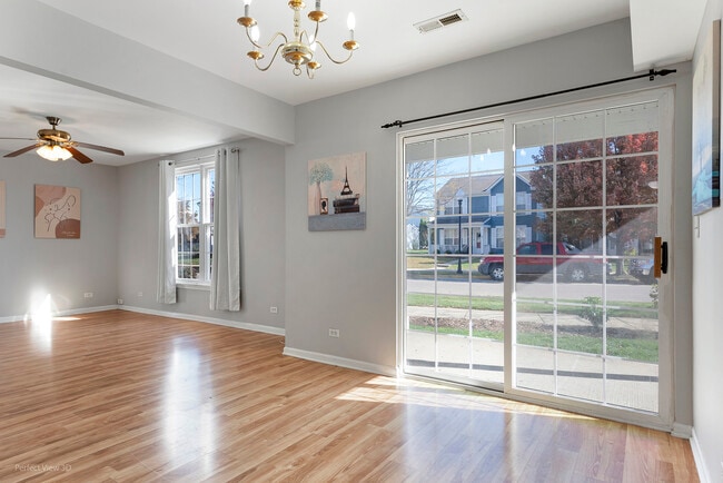 Building Photo - 1093 Symphony Dr