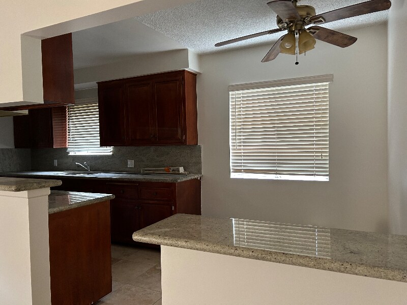 Building Photo - 224 W Palm Ave