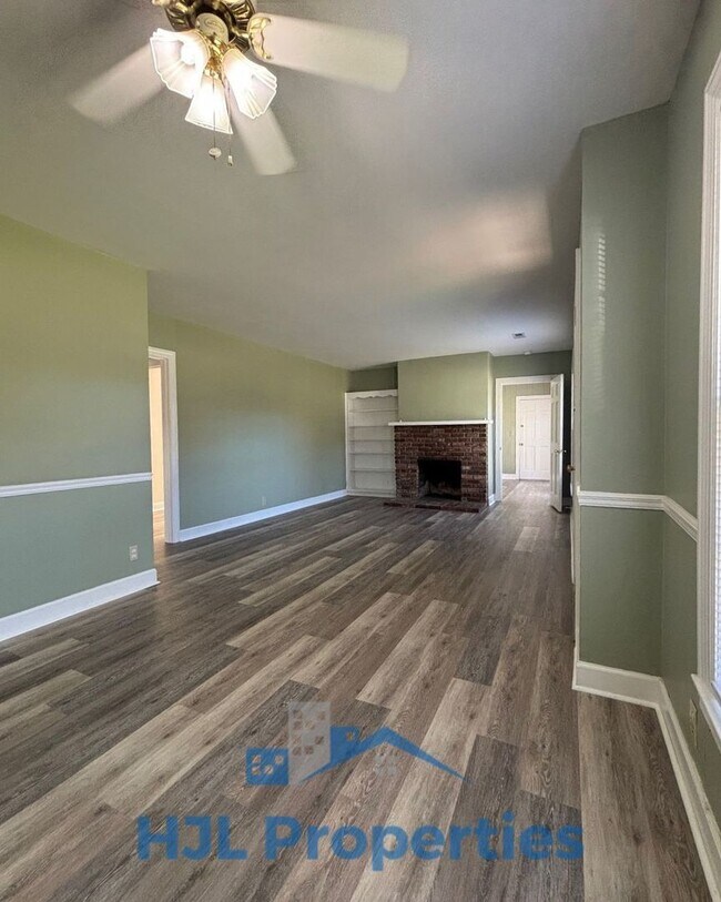 Building Photo - 131 McGavock Pk