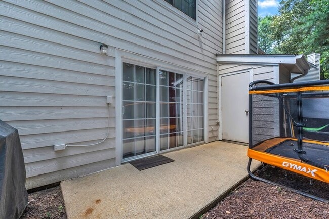 Building Photo - 7731 Falcon Rest Cir