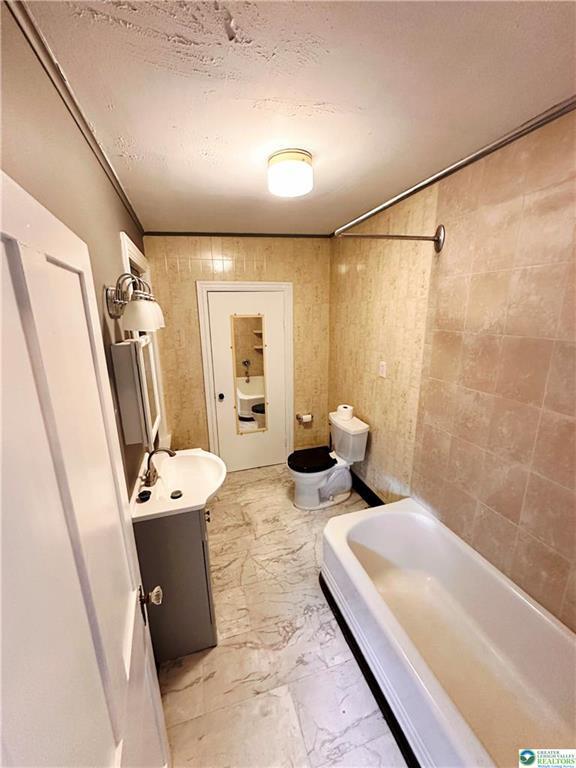 Building Photo - 373 E High St