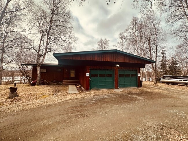 Building Photo - 1051 N Northshore Dr