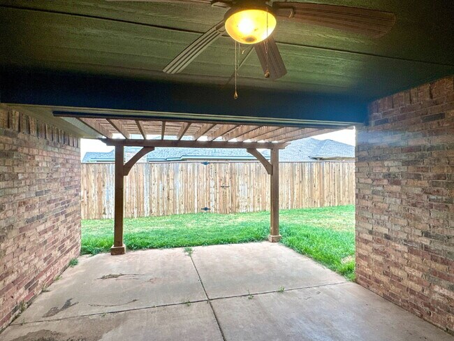 Building Photo - Great 3/2/2 in South Lubbock!