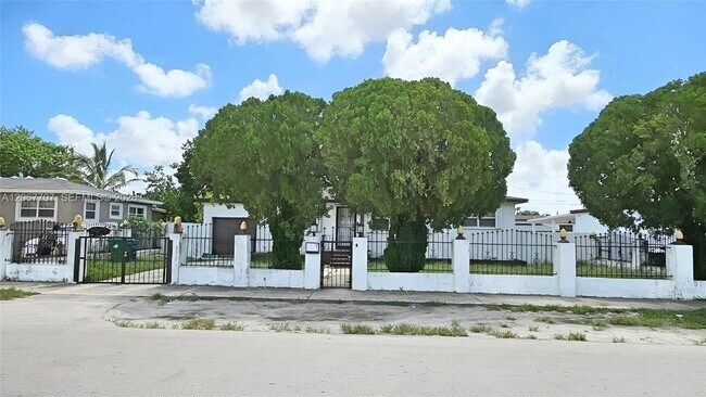 Building Photo - 18011 NW 6th Pl