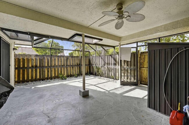 Building Photo - 7512 Courtyard Run E