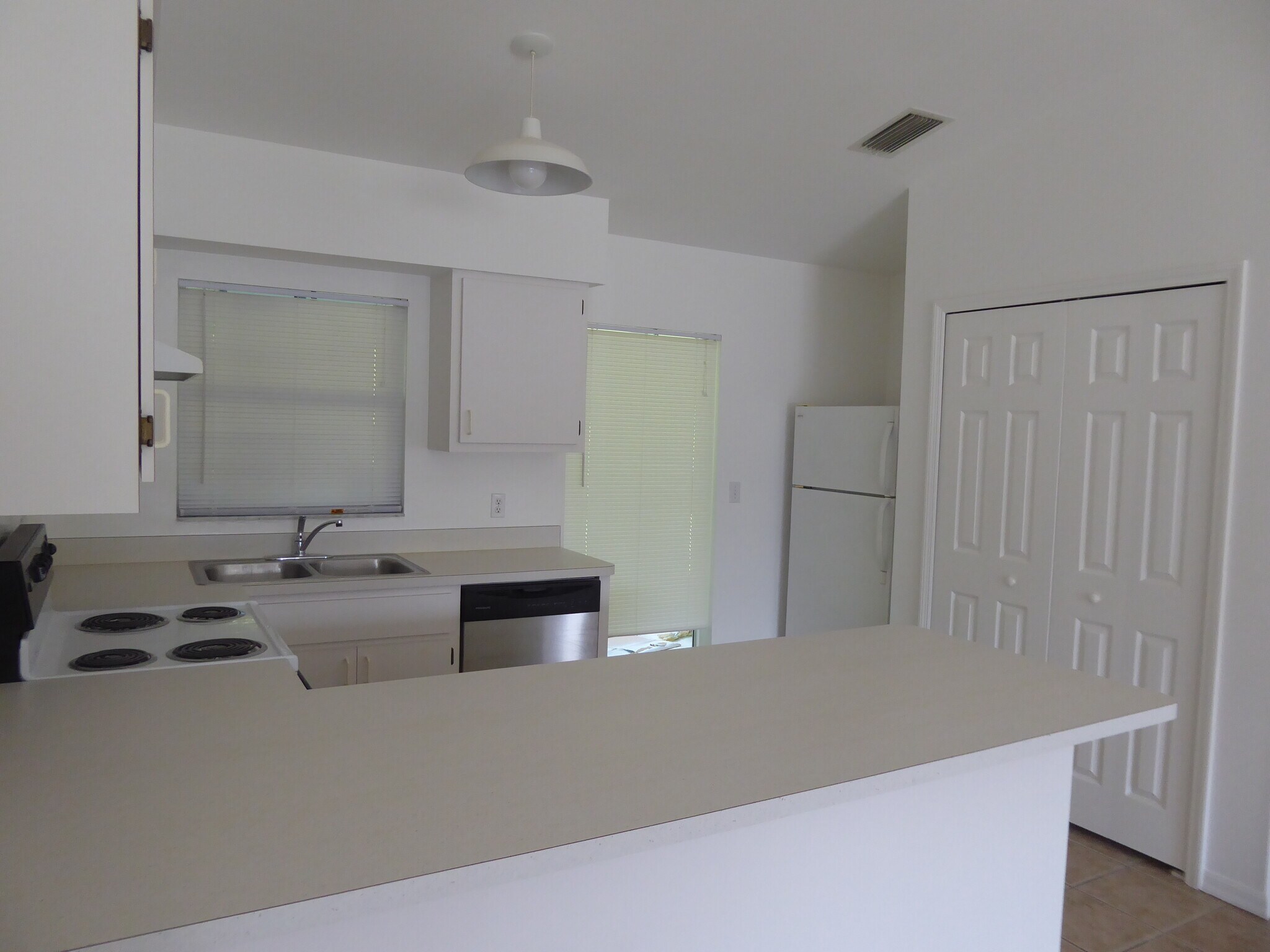 Kitchen - 7619 Winged Foot Dr
