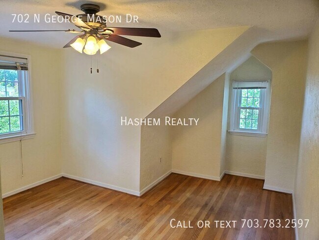 Building Photo - 702 N George Mason Dr