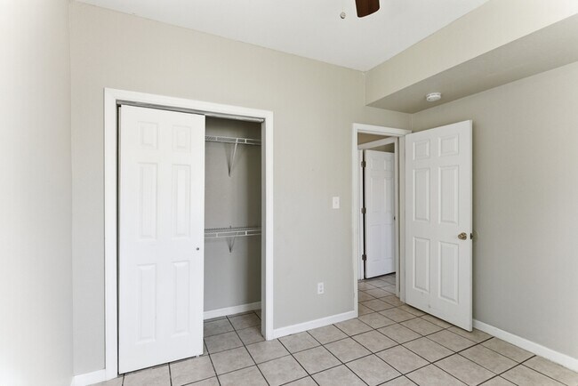 Building Photo - 3300-3374 Valley View Drive - 3332