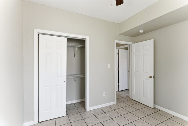 Building Photo - 3300-3374 Valley View Drive - 3370